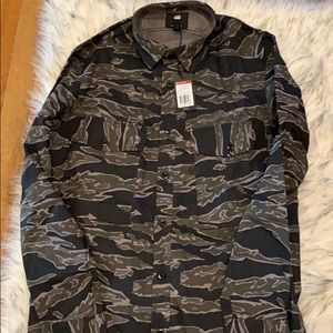 Men’s casual button down